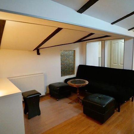 2-Room Cozy Retreat Near City Center Bucarest Exterior foto